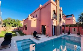 The Villa Avec Piscine Chauffee 4 Chambres